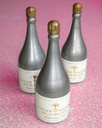 brollopsbubblor.se - Bröllopsbubblor - Silverfärgade Champagneflaskor 24 st