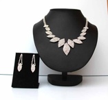 Set Blad halsband & örhängen